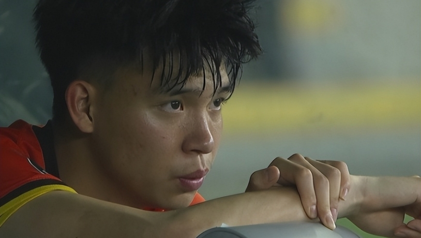 中国男足没必要哭：丢冠军正常，已找到正确道路，拿日本当垫脚石