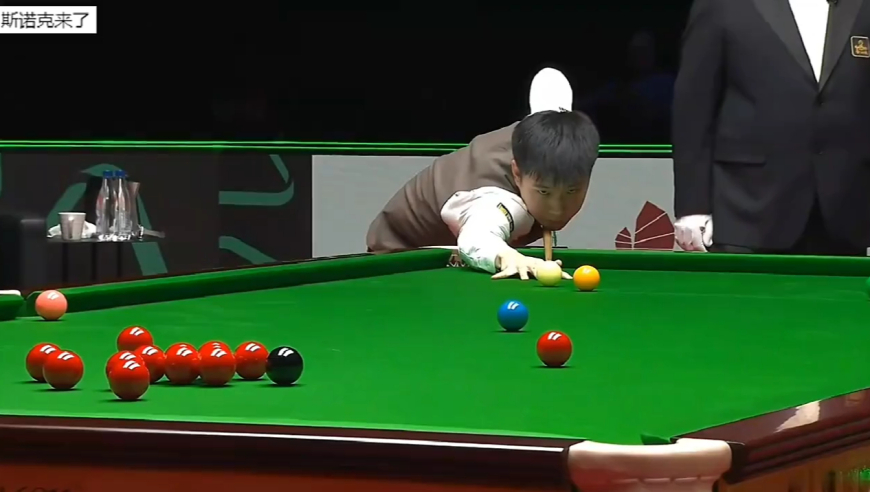 赵心童准度太离谱，长台一箭穿心全场沸腾，顶级围球拿下开门红