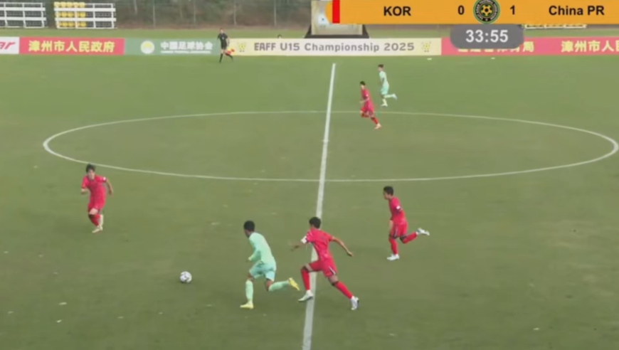 U15东亚杯中国小将险贝尔式破门，1V3狂飙半场韩国球员拉不住