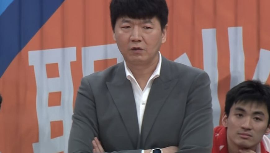 随着深圳3分绝杀山东，北控3连败，四川51分惨败，CBA排行榜更新