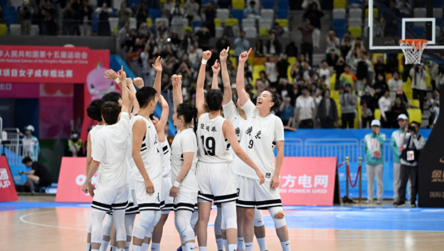 广东女篮爆冷击败四川夺冠引热议 媒体盛赞勇气压过天赋，团结击溃个人