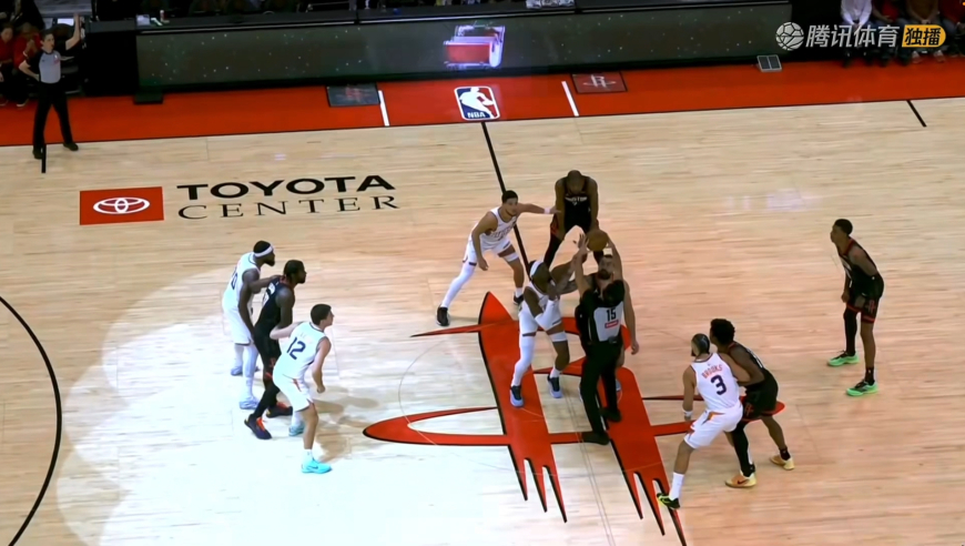 火箭开局被太阳打出7-2攻击波 狄龙缠斗杜兰特攻防建功