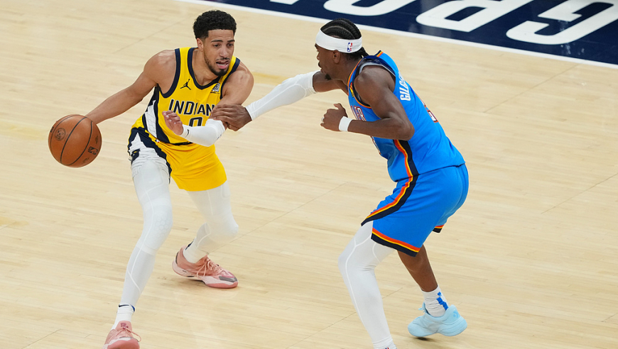 12日NBA五佳球：哈利伯顿滞空高难上篮 托平双手凶残补扣