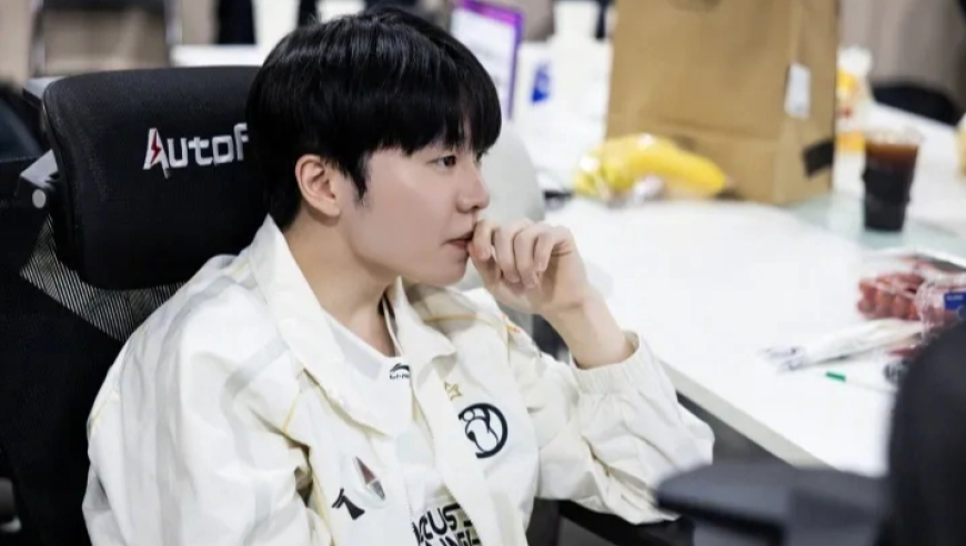 Rookie休息离开比赛，IG管理层挽留失败，首发新人中单