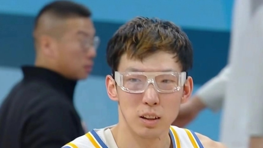 北京男篮爆冷110-118不敌深圳，周琦9分，谁是输球罪魁？数据一目了然！