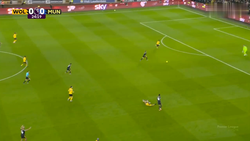 太强了！慢镜还原B费华丽2射1传+梅西式神助攻，曼联4-1狼队