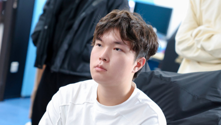 Bin双眼皮照片火到国外，头戴猫耳朵，小花生看完一脸疑惑