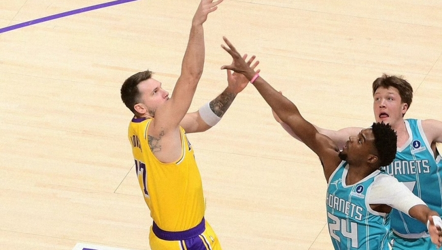 湖人117-135爆冷负黄蜂，詹姆斯29+9+6，谁是输球罪魁？数据不会说谎！