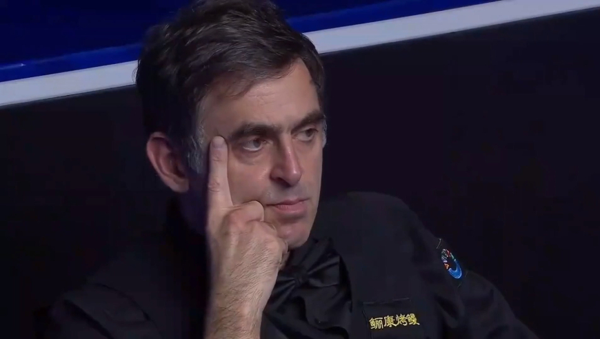 这杆丢球奥沙利文怒锤球桌！泰国一哥塔猜亚惊险清台连追三局