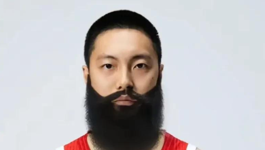 搞笑！王俊杰晒胡明轩“长满胡子”的图片，中国男篮全队排队评论
