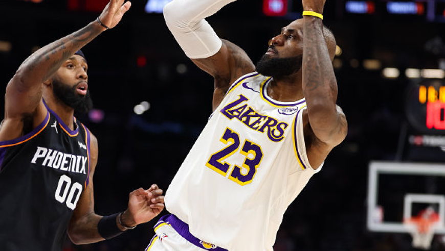 惊动3名安保！詹姆斯激烈冲突！太阳主帅怒喷裁判