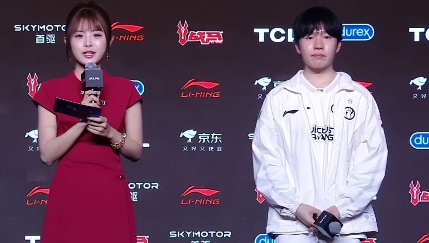 IG零封OMG，Rookie大招失误，Wei很严格：你怎么回事啊