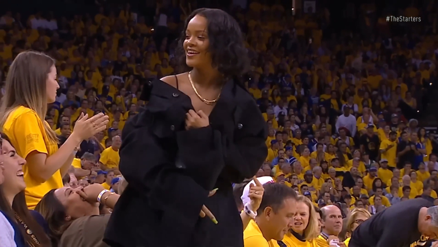 NBA历史十大场边名人时刻：蕾哈娜 斯派克李等超级巨星都在