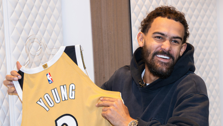 老鹰奇才1换2交易官宣！特雷-杨改穿3号球衣：满怀欣喜开启新篇章