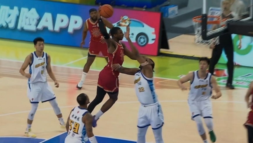 震惊！山西外援迪亚洛奉献CBA有史以来最佳一扣！