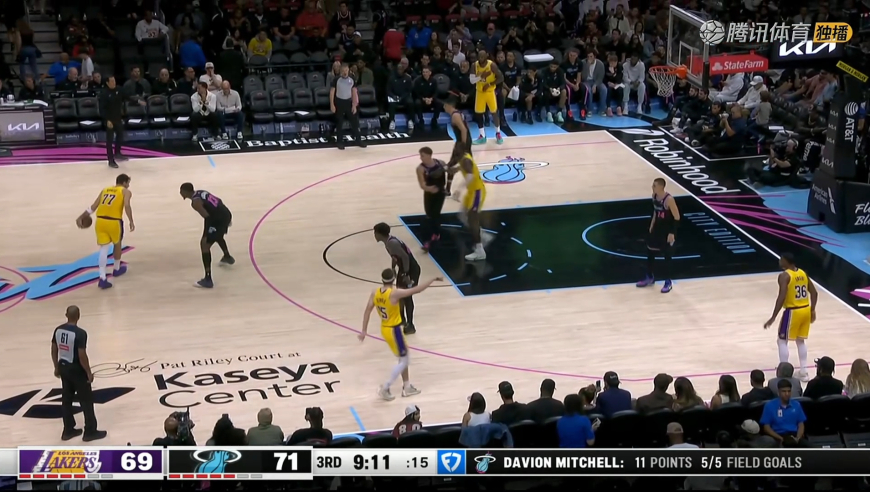 手感火热！东契奇顶投三分三连中湖人反超比分 解说直言谁防都没用