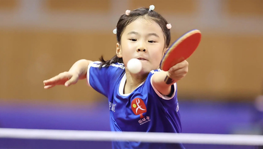 狂轰8-1！王楠女儿彻底爆发上演碾压，神奇发球让人琢磨不透