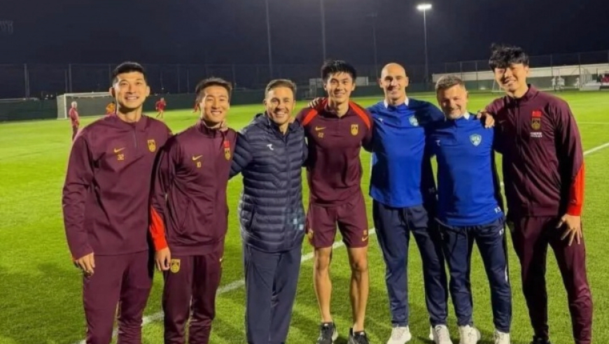 泪目！恒大4国脚与卡纳瓦罗重逢+开心合影，韦世豪搂着恩师笑开花