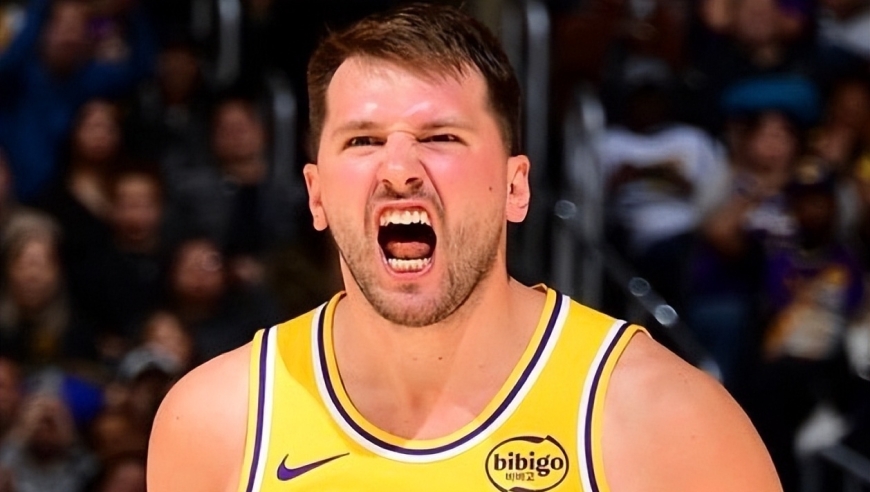 布朗轰41+7+6仍无缘今日最佳！对不起，你碰到不讲理的东契奇了