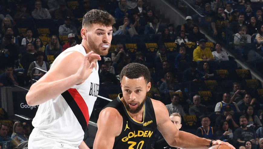 开拓者勇士最后两分钟：库里对轰乐福 阿夫迪亚两罚全中双杀勇士