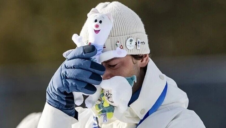 在获得铜牌后，他告诉全国观众他出轨了