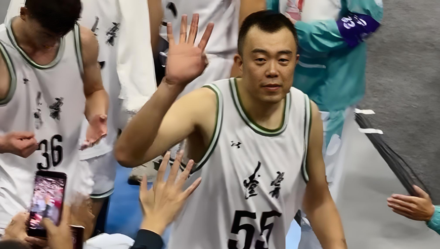 上场 | 狂摘17板难救主，韩德君辽篮谢幕战，留下独属男人的浪漫