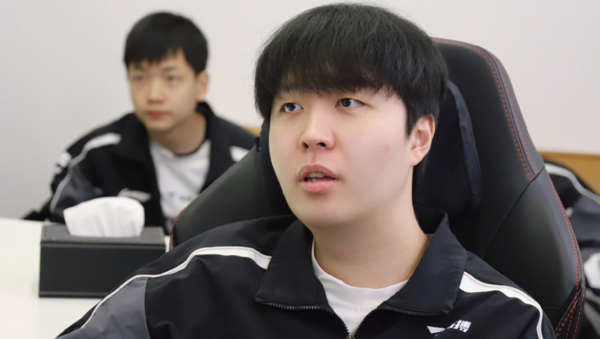 HLE轻松击败T1，Kanavi接受赛后采访，直言战队只发挥了20%的实力