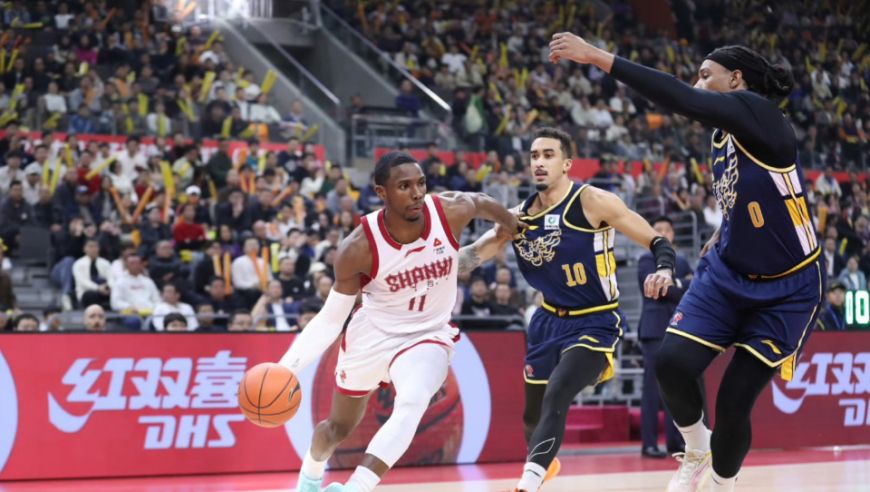 徐杰伤退！广东击败山西迎3连胜 王少杰7中7迪亚洛23分引冲突