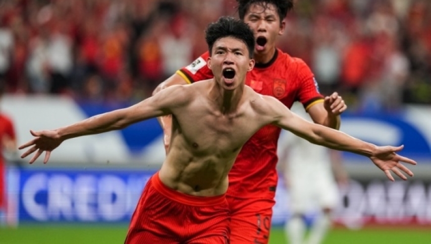 U22国足3分钟2球！王钰栋处子球，过人推射一气呵成，蒯纪闻妙传