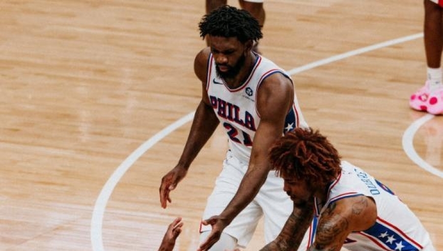 榜眼31+11+5力压大帝，马克西末节14分续命，76人加时逆转奇才