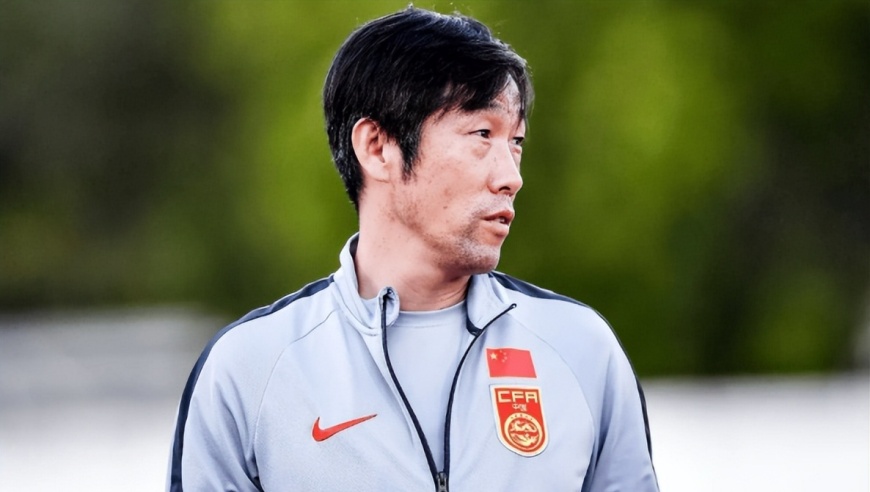 国足选帅消息满天飞，本土教练仅有1人符合要求，邵佳一郑智都不够格