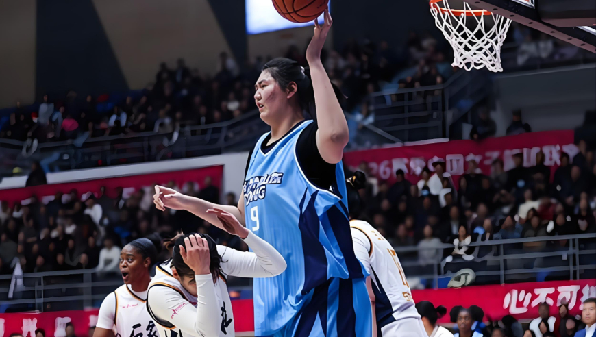 上场 | 首秀15+6却贡献全队最低正负值，张子宇天赋与短板并存