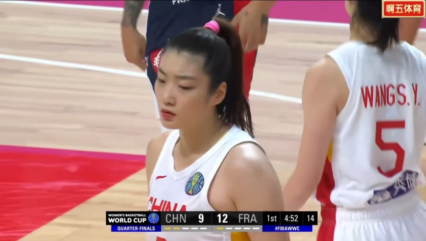 世界杯女篮VS法国第一节，李梦3分钟连拿12分，反超戏码