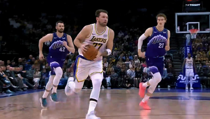 东皇联手发力！詹姆斯与东契奇连攻带传助湖人打出8-0碾压爵士