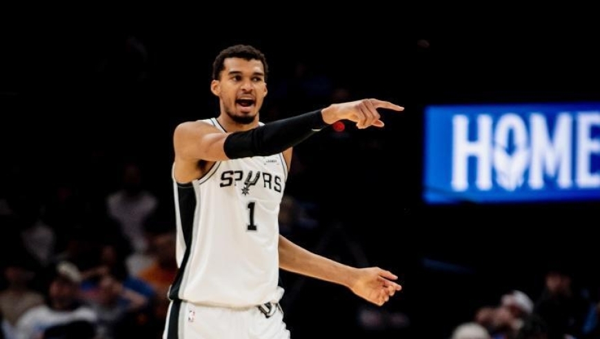 三大铁卫锁乔治，文班33+10+2封盖，马刺双杀爵士3连胜宣战火箭