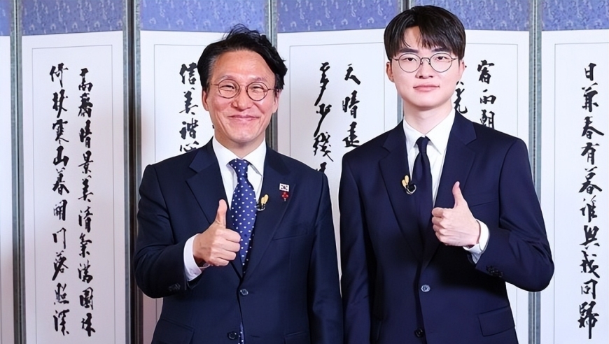 Faker对话韩国总理，透露：每天读书，只为领导好队友