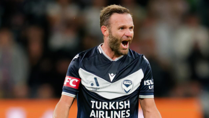 击杀德比死敌激情庆祝！慢镜看曼联旧将澳超轰世界波，暴力美学