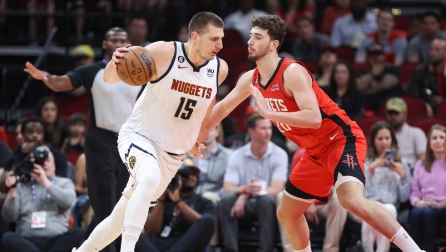 34+10+9统治内线，身背五犯却打满第四节，约基奇给全联盟上了堂内线课