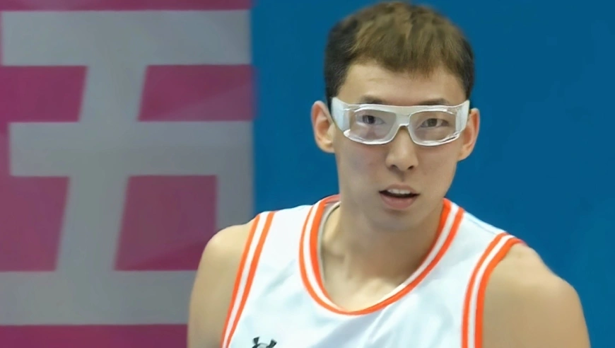 随着四川82-63大胜上海，辽宁队4连胜，全运会男篮最近排名出炉！