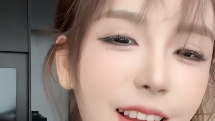 Rita遭遇疯狂粉丝，追到老家来了，小团团联动大司马，要复出了