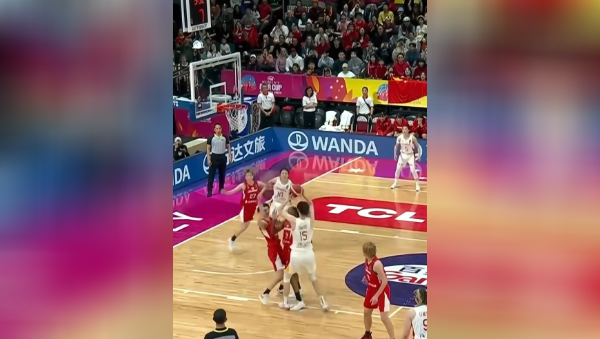 对手疯狂挑衅，中国女篮霸气回击，逆转取胜！｜体坛记忆