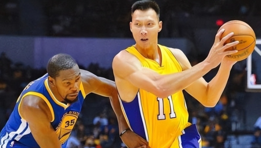 易建联在NBA赚了1亿薪水，那在CBA赚了多少？说出来你别不信