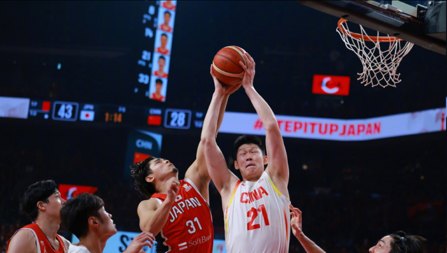 不是胡金秋，不是赵继伟！杨鸣赞一人是中国男篮取胜最大功臣