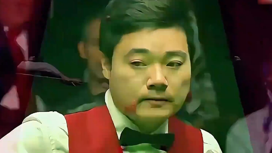 体坛记忆｜ 世锦赛最炸裂时刻！丁俊晖发狠强拼准度，客场变主场掌声连绵不绝