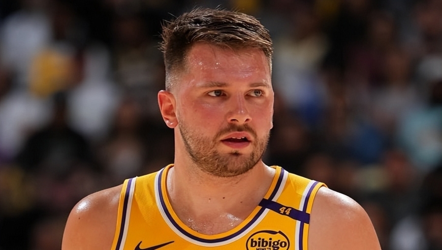 狂轰45分11板14助5断！东契奇刷爆NBA纪录，老詹迎来神级里程碑