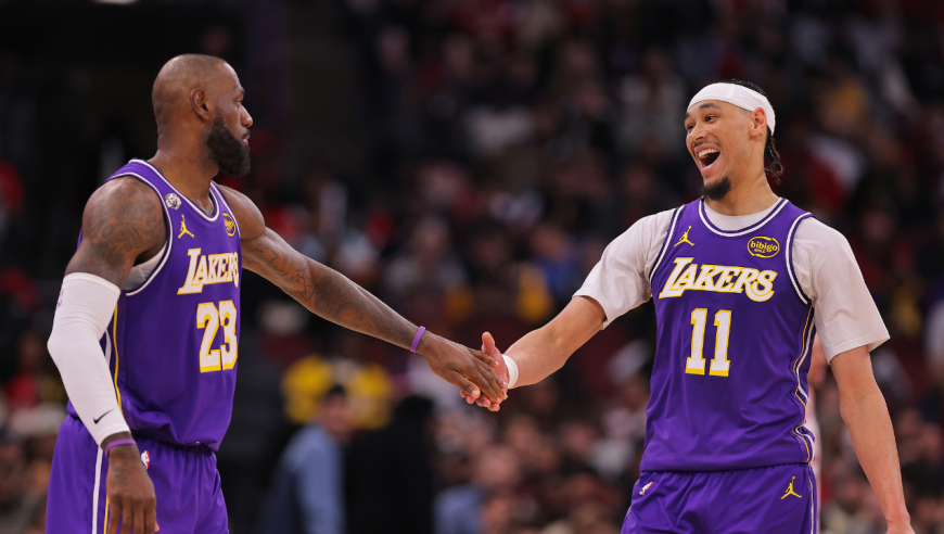 【原声】27日NBA十佳球 海斯胯下扣篮技惊四座 申京游龙隔扣震慑四方