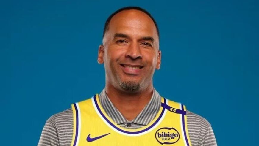 WC！独行侠解雇总经理！交易东契奇9个月了，老板终于道歉了！