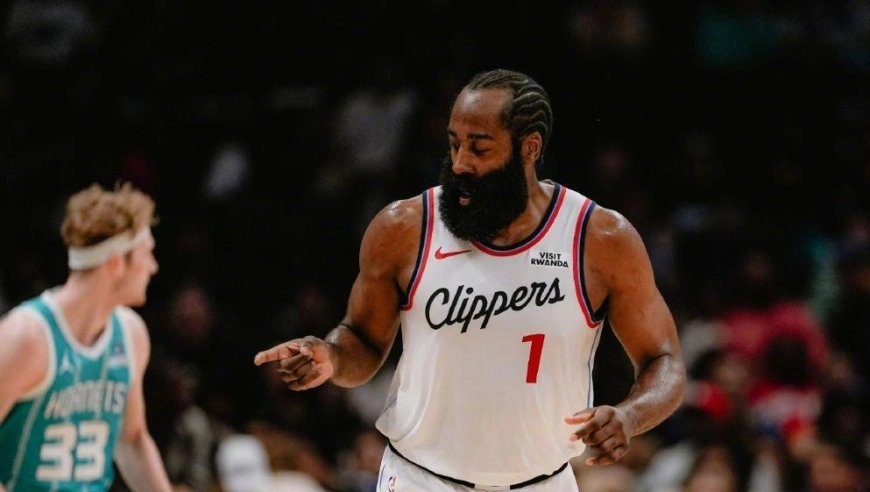 保罗NBA历史第一人，哈登55+7刷爆纪录，快船擒黄蜂夺交手15连胜