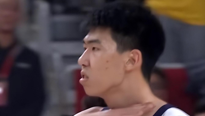 深夜11点！CBA开出罚单，徐昕被罚款，球迷：罚得对，但双标了