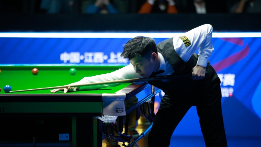 这波被他秀麻了！拿下比赛取悦观众 赵心童单手捅进粉球掀翻全场